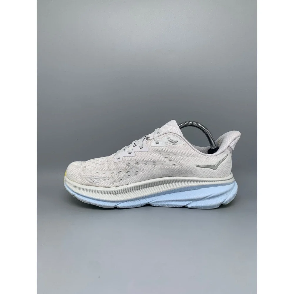 Hoka One‎ Clifton 9 Nimbus Silver Running Shoes Women's Sz 9B